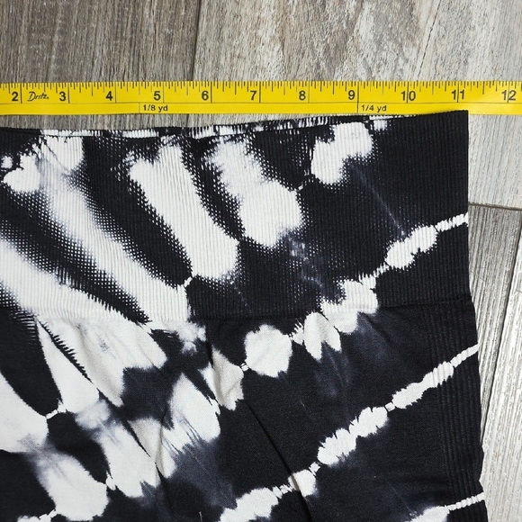 Victoria's Secret PINK | Seamless Tie-dye Leggings Without Pockets Small - Picture 4 of 7